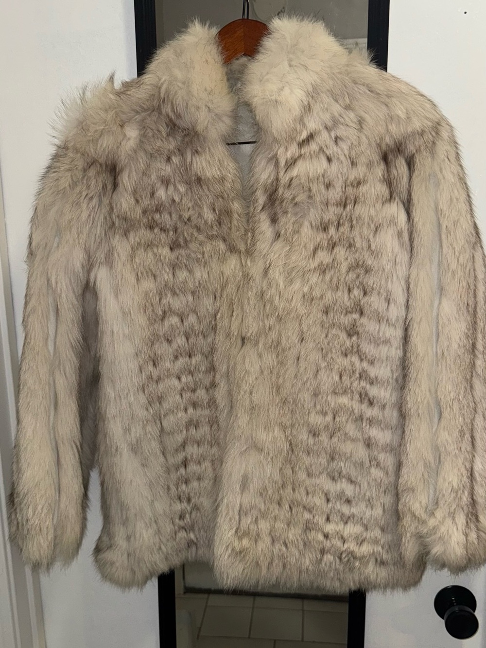 gorgeous vintage Women's real blue fox Fur Coat by saga fox